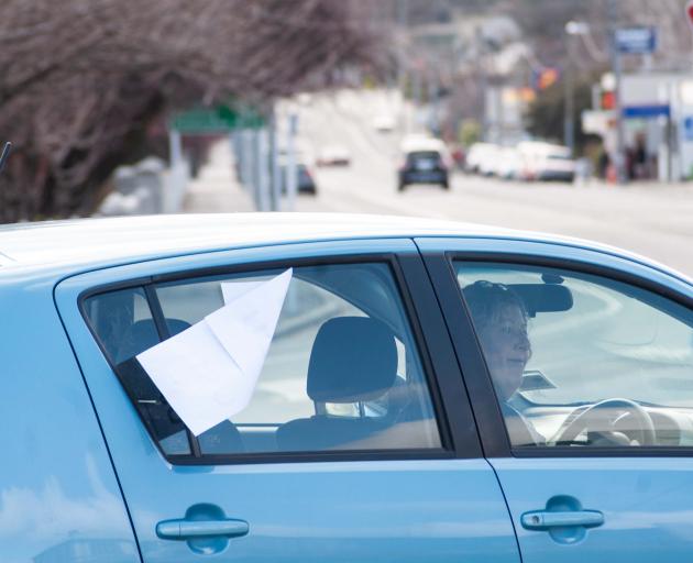 Alexandra woman Damianne Wells’  Groundswell NZ  protest in the centre of  Alexandra left people ...