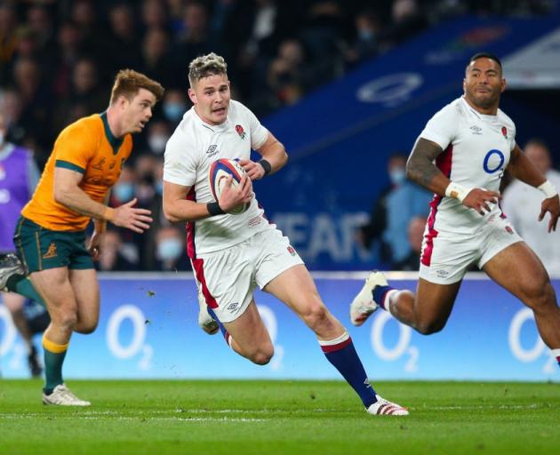 Freddie Steward makes a break to score his sides first try during the Autumn Nations Series match between England and Australia. Phott: Getty Images