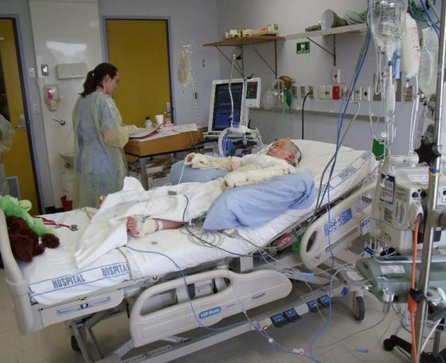 Brayden in Middlemore Hospital in an induced coma a few days after the 
accident, in February 2009.