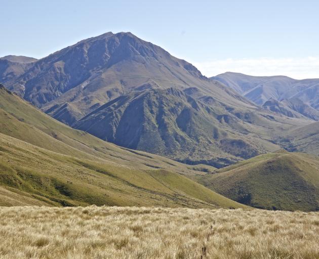 A view of the Kakanui Mts. from Danseys Pass. Photo: Getty Images