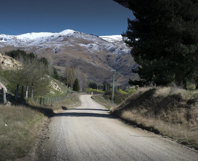 The Dunstan Mountains loom up in the distance at the start of Cambrian Rd. PHOTO: GERARD O'BRIEN
