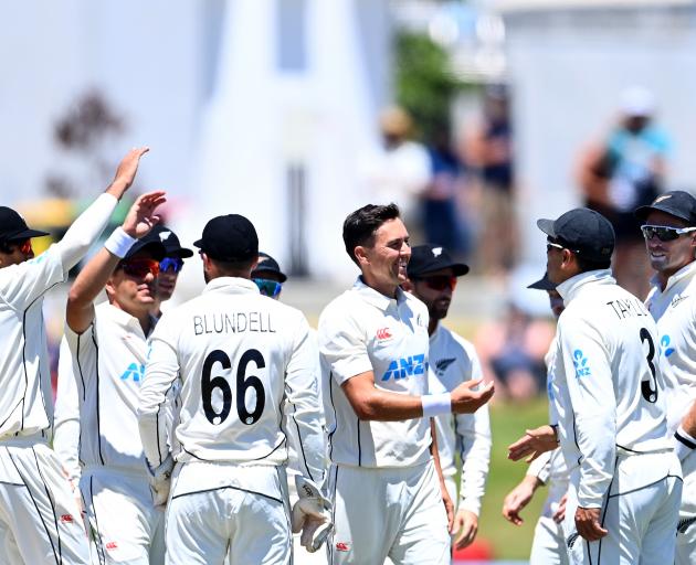 Trent Boult picked up two late wickets but Bangladesh will go in to day four with a lead of 73...