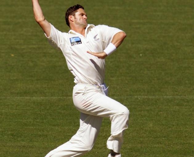 Chris Cairns in action for the Black Caps in Australia in 2001.