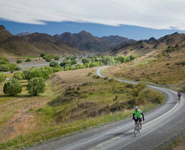 Cycling the Awatere Valley as part of Adventure South's Kaikoura and Molesworth High Country...