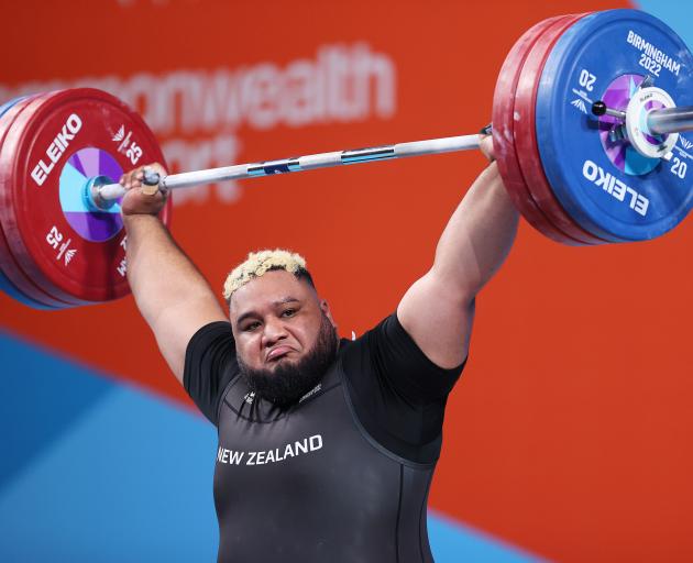 David Liti during the men's 109+ kg weightlifting final. Photo: Getty Images