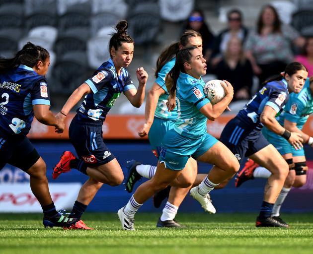 Rosie Kelly of Matatu steps on the gas upfield. PHOTOS: GETTY IMAGES
