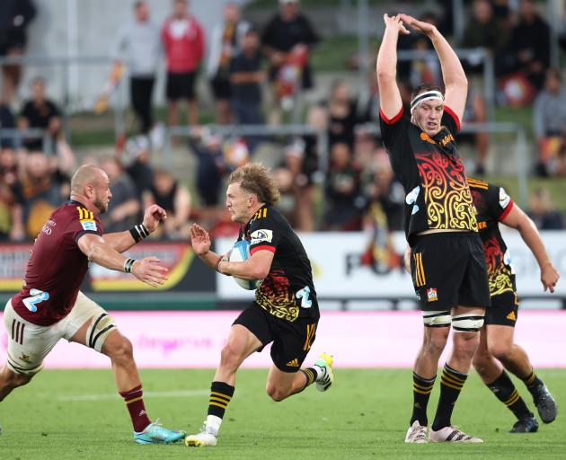 Little master Damien Mackenzie pulled the strings for the Chiefs, who proved too hot for the...