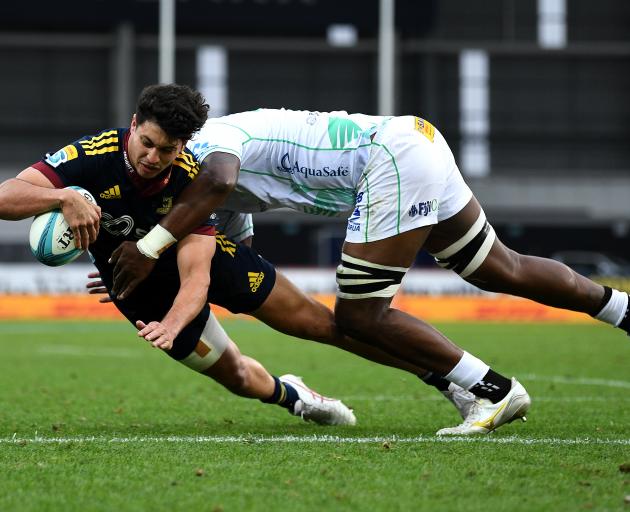 Martin Bogado of the Highlanders scores a try. Photo: Getty Images