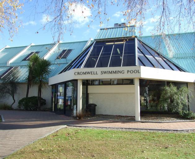 The Cromwell swimming pool’s new heating system has been leaving swimmers feeling the winter...