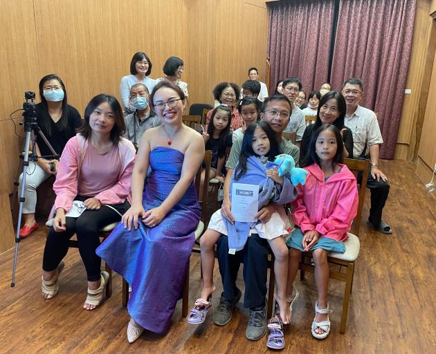 Sherry Grant and her audience (front row) after a performance on her Asian tour in Tainan, Taiwan.