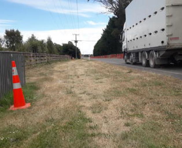 The berm outside this property on Springston Rolleston Rd has been cut, negating any fire risk....
