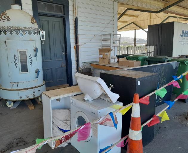 Community effort rids station of rubbish Otago Daily Times Online News