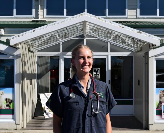Clutha Vets Balclutha vet Anneke Muller is a recipient of the voluntary bonding scheme for...