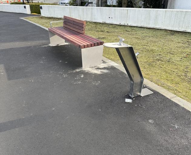 This newly-installed drinking fountain’s under fire.