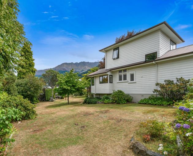 The Hobart St property he recently sold.