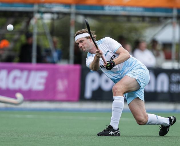 Blair Tarrant in action for the Alpiners against the Mavericks at the weekend. PHOTO: ANDY SKINNER