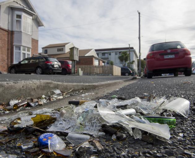 The University of Otago proctor has joined police in calling for a ban on the sale of alcohol in...