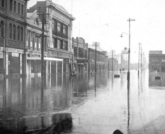 Flooding in Castle St.