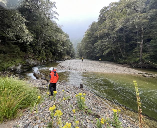 Rescuers at the Waikaia River in Southland. Photo: Supplied / Police 