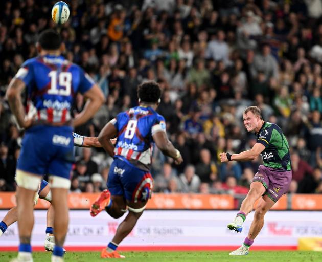 Sam Gilbert tried a last-gasp dropped goal but pushed it wide. Photo: Getty Images