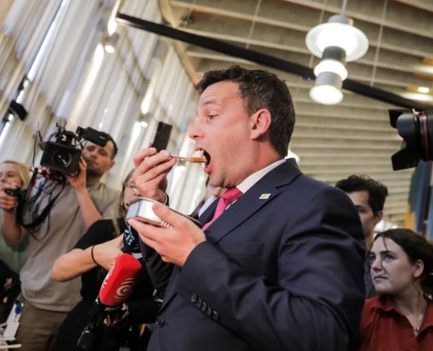 David Seymour tries out one of the new lunches yesterday. Photo: RNZ 