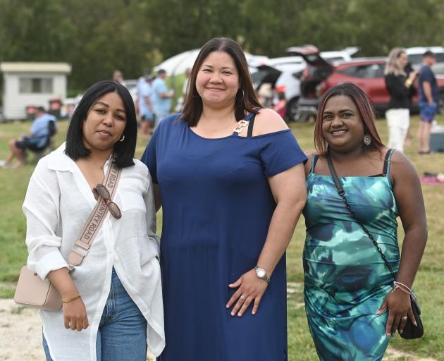 Attending Otago Classics Day at Wingatui on Saturday are (from left) Eleanor Vlotman, Tracey Du...