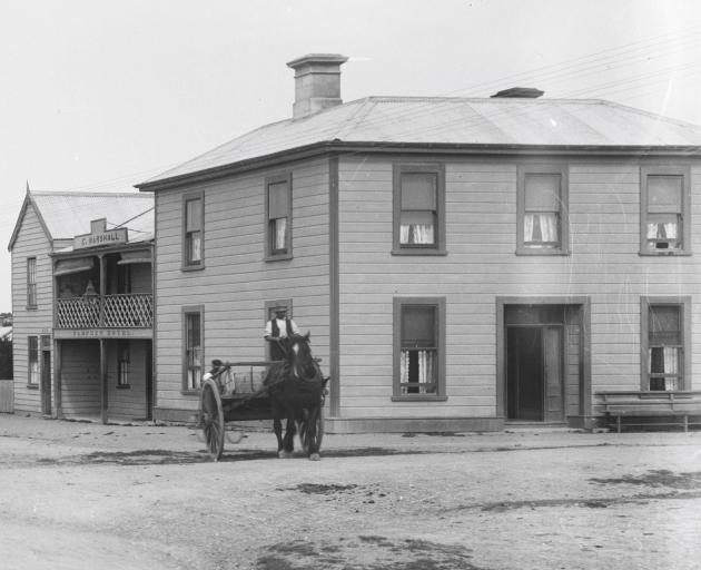 The Hampden Hotel in 1906. PHOTO: TE PAPA