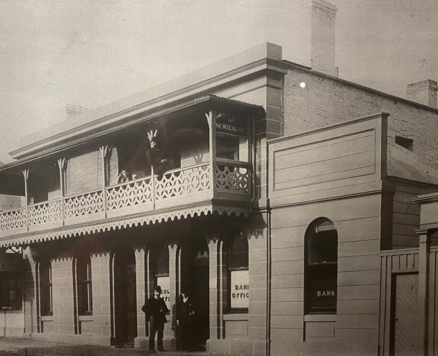 An historic photo showing Colonial Bank of NZ occupying Eureka.



