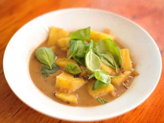 Lee's pineapple curry. Photos by Christine O'Connor.