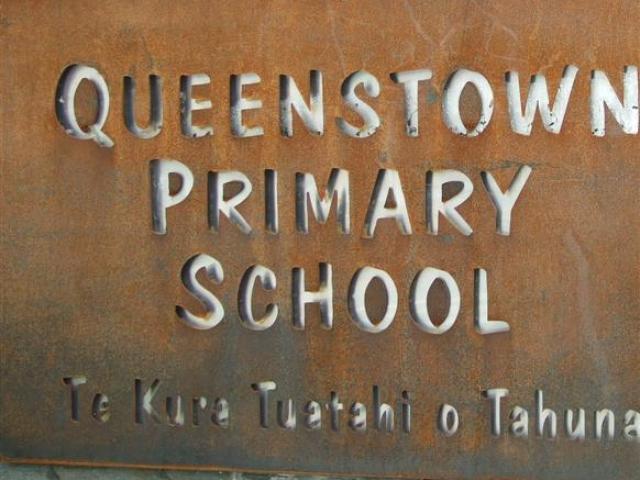 Sign at the Queenstown Primary School. Photo by ODT.