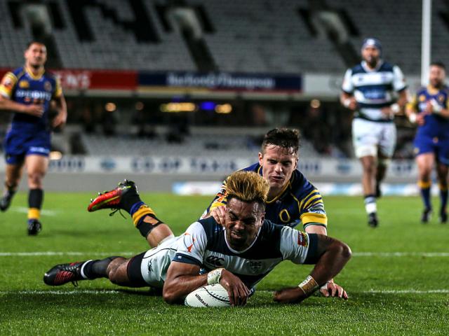 Lolagi Visinia scores for Auckland. Photo: Getty Images