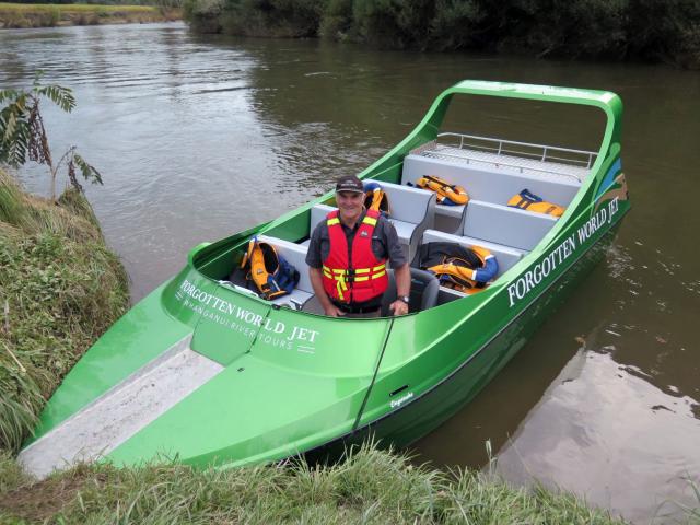 Robert Carter, of Forgotten World Jet, on the Whanganui River. 