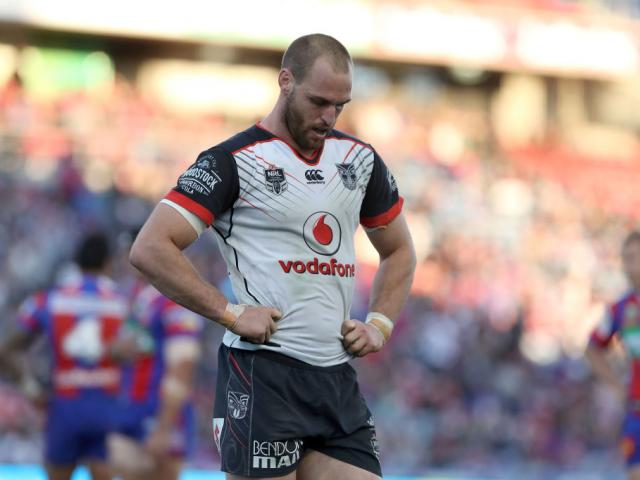 Simon Mannering of the Warriors looks dejected after losing to the Knights. Photo: Getty