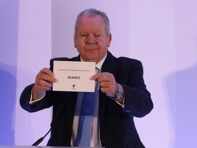 Bill Beaumont unveils France as the host for the 2023 Rugby World Cup. Photo: Getty Images