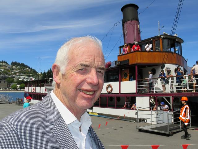 Dr Eion Edgar