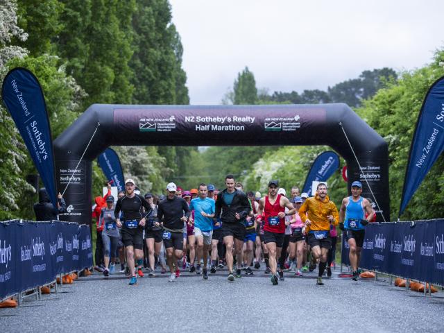 Queenstown half-marathon runners begin their race on Saturday. PHOTOS: GEMMA WELLS
