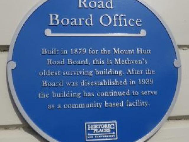 The blue plaque on the building. Photo: Supplied