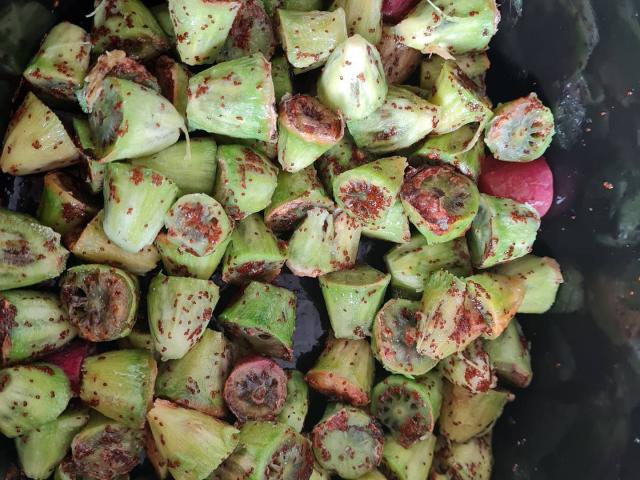 Sea figs prepared ready to make into paste.