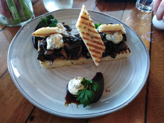 Faigan’s Cafe & Store’s sauteed organic mushroom and thyme on Turkish bread. PHOTO: REBECCA FOX 