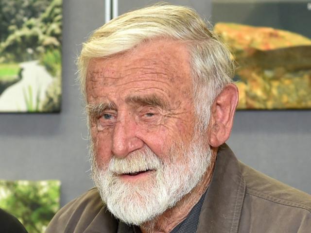 Prof Sir Alan Mark