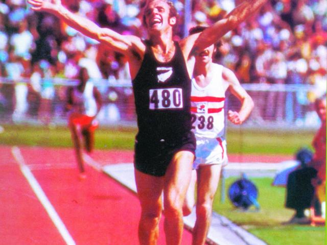 Dick Tayler wins the 10,000m at the Commonwealth Games in Christchurch in 1974. PHOTO: ODT FILES