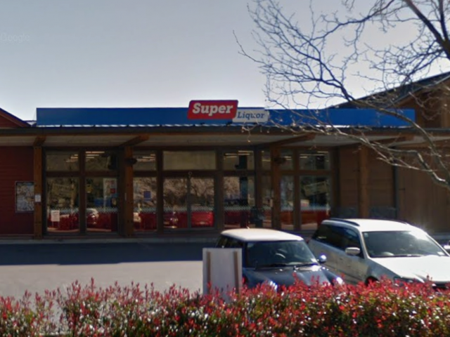 This Frankton liquor store was targeted by thieves early today. Photo: Google Maps 