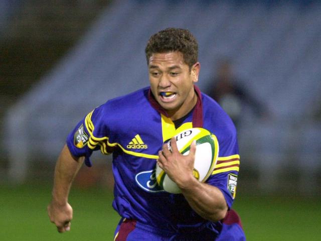 Pita Alatini sets off for a run for the Highlanders in a game against the Brumbies at Carisbrook...