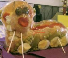 Pearl Diver's 'Shiny Fella' comes complete with peas, luncheon meat, and boiled eggs "for wheels"...