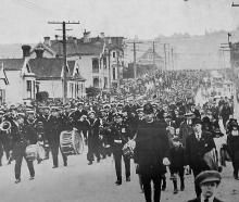 Anzac Day procession down Union St, Dunedin on April 25, 1925. — Otago Witness,&nbsp;5.5.1925