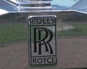 220px-Rolls-Royce_Corniche_-_Spirit_of_Ecstasy.jpg