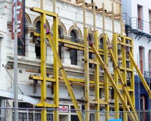 Barrons building, which housed the Dragon Cafe, is to be demolished. Photo by Peter McIntosh.