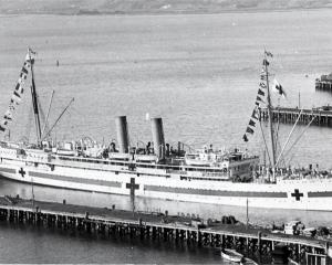 The Maheno at Port Chalmers in 1915. Photo by Ian Farquhar.