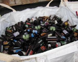 aawanaka_wastebusters_bottles_are_sorted_for_recycli_555ec4cef2.JPG