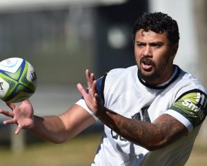 Denny Solomona in action at the Highlanders training in late March. PHOTO: Gregor Richardson.